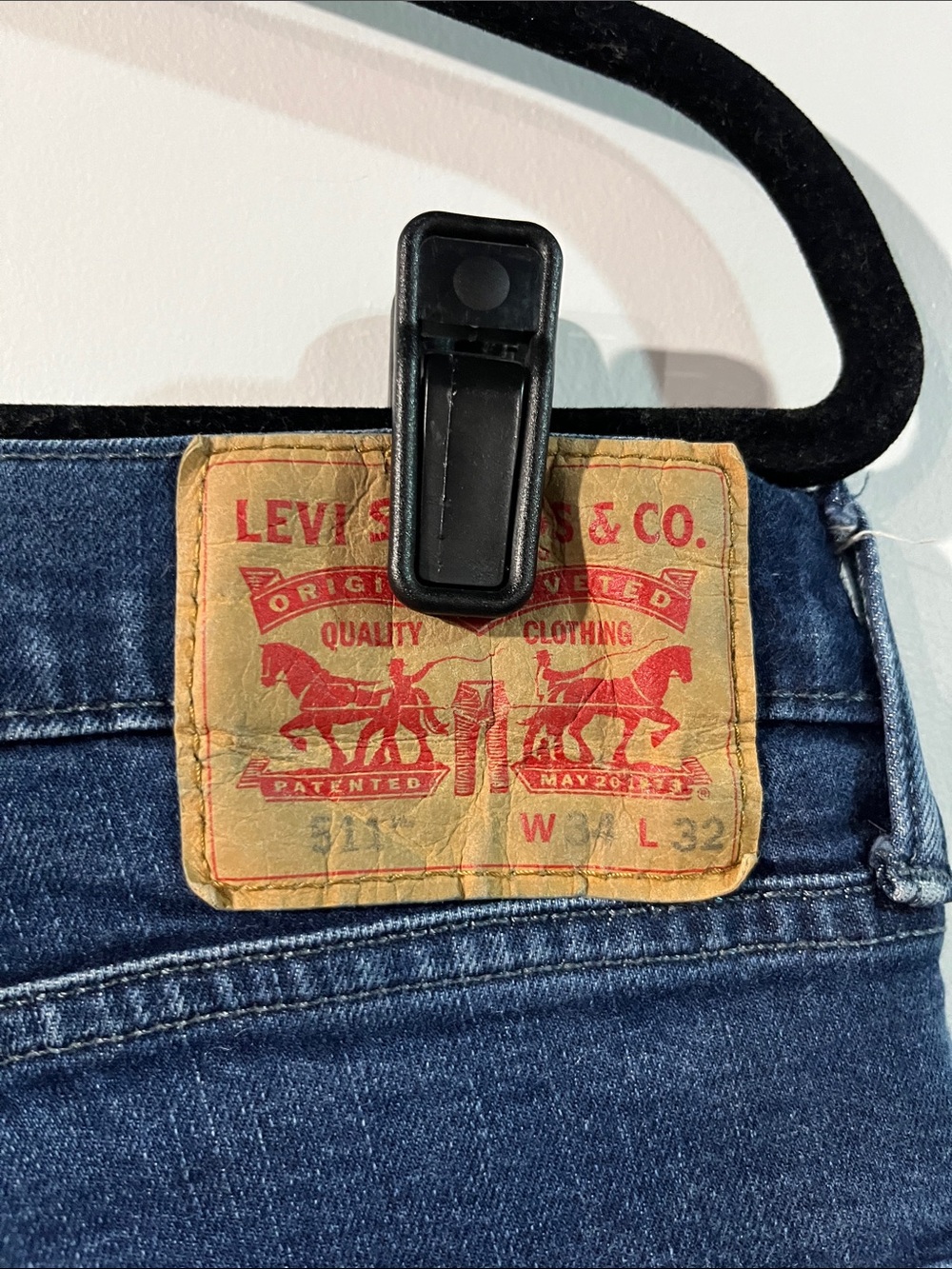 Levi's Slim Straight Jeans in Dark Indigo - Picture 2 of 3